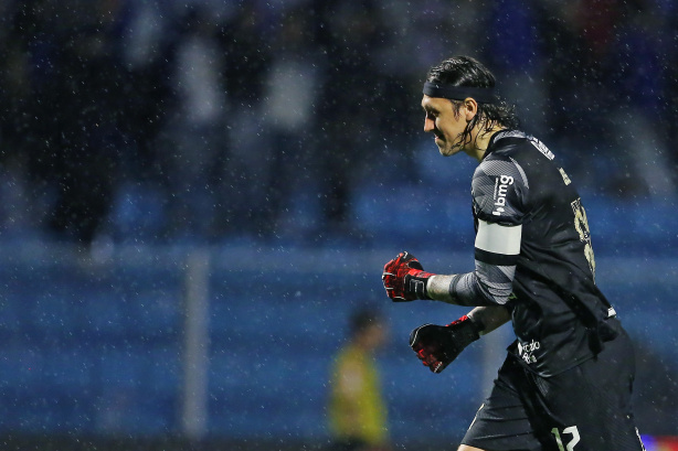 Corinthians segue na vice-liderança do Brasileirão 2022