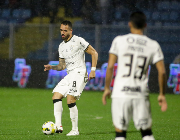 Renato Augusto foi eleito o craque do jogo