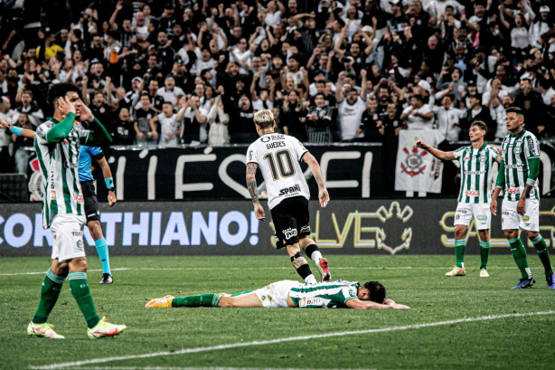 R�ger Guedes � o novo camisa 10 do Corinthians