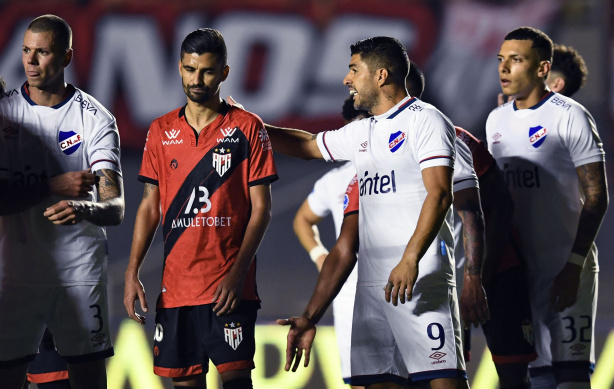 Atl�tico-GO eliminou a equipe de Lu�s Su�rez na Sul-Americana