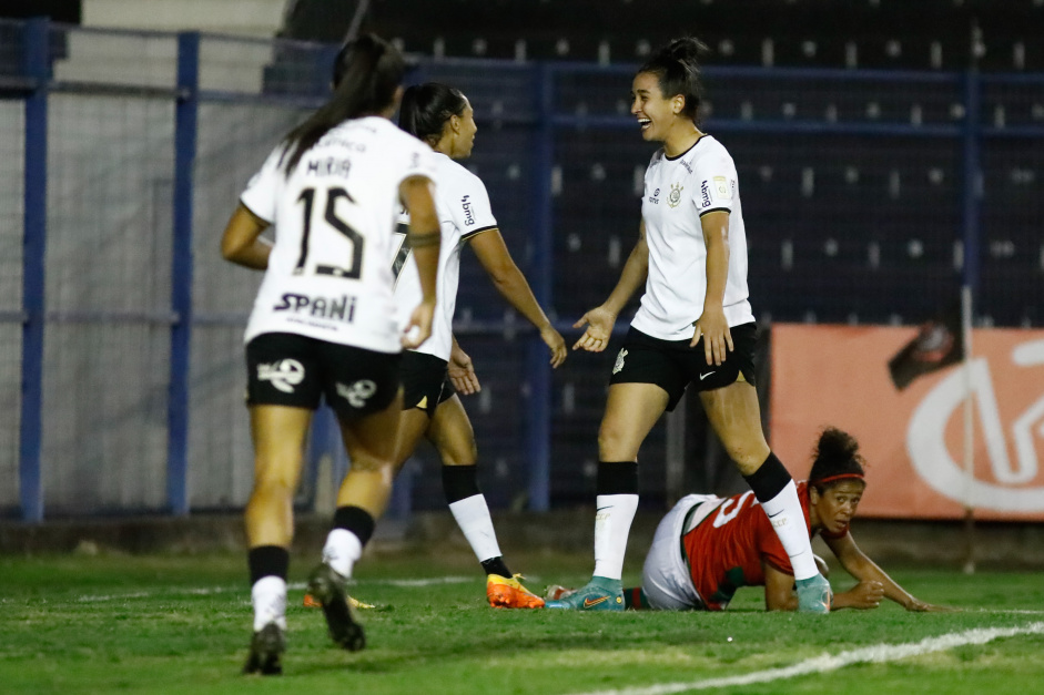 Andressa marcou o segundo gol da goleada corinthiana