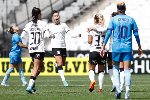 Jogadoras do Corinthians Futebol Feminino venceram o Juventus por 4 a 0