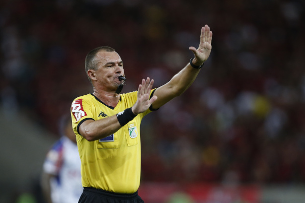 Leandro Pedro Vuaden ser� o �rbitro de Fortaleza x Corinthians neste domingo