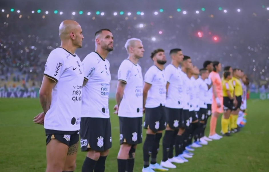 Intolerância nos estádios causa mais um ferido e conselheiro do Timão registra B.O após ser atingido por um pedaço de cadeira no Maracanã