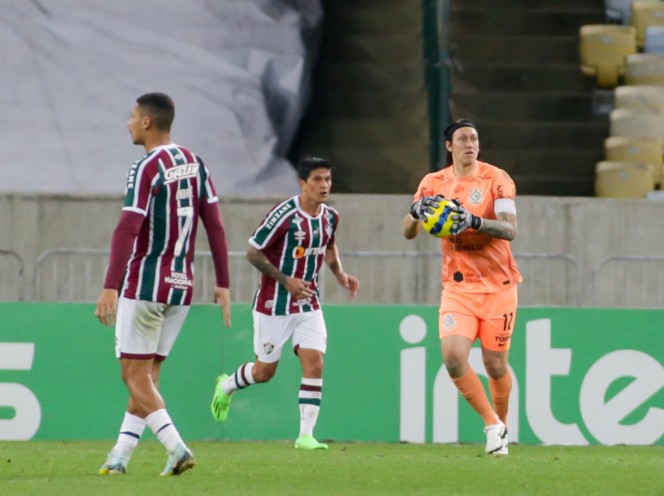 Cssio fez defesas importantes diante do Fluminense