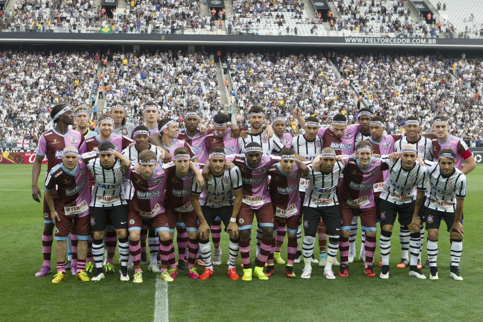 Corinthians e Corinthian-Casuals se enfrentaram em uma partida amistosa em 2015