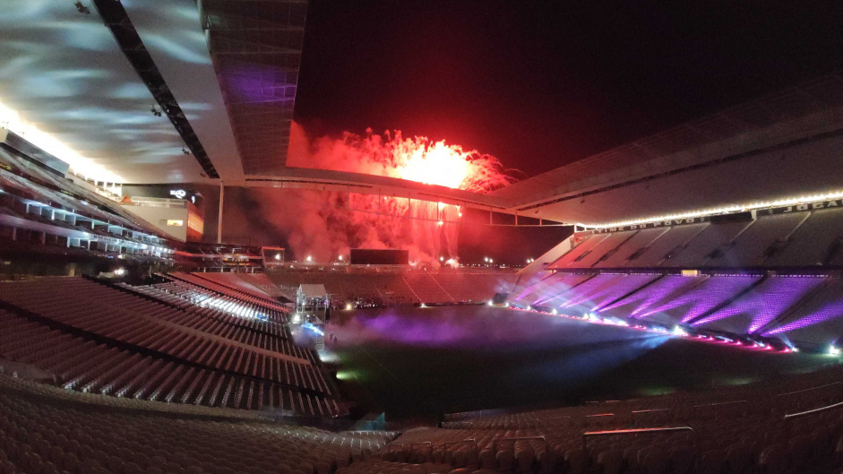 Corinthians preparou a Neo Qumica Arena para uma celebrao na virada do dia 1 de setembro