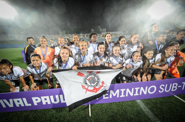 É campeão! Corinthians vence a Ferroviária e conquista título do Festival Paulista  Feminino Sub-14