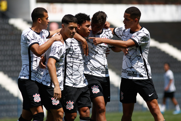 Corinthians virou o placar, mas levou empate no final