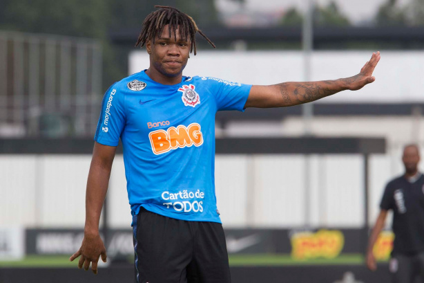 Suspensão por doping acaba e Corinthians poderá contar com volante em 2023