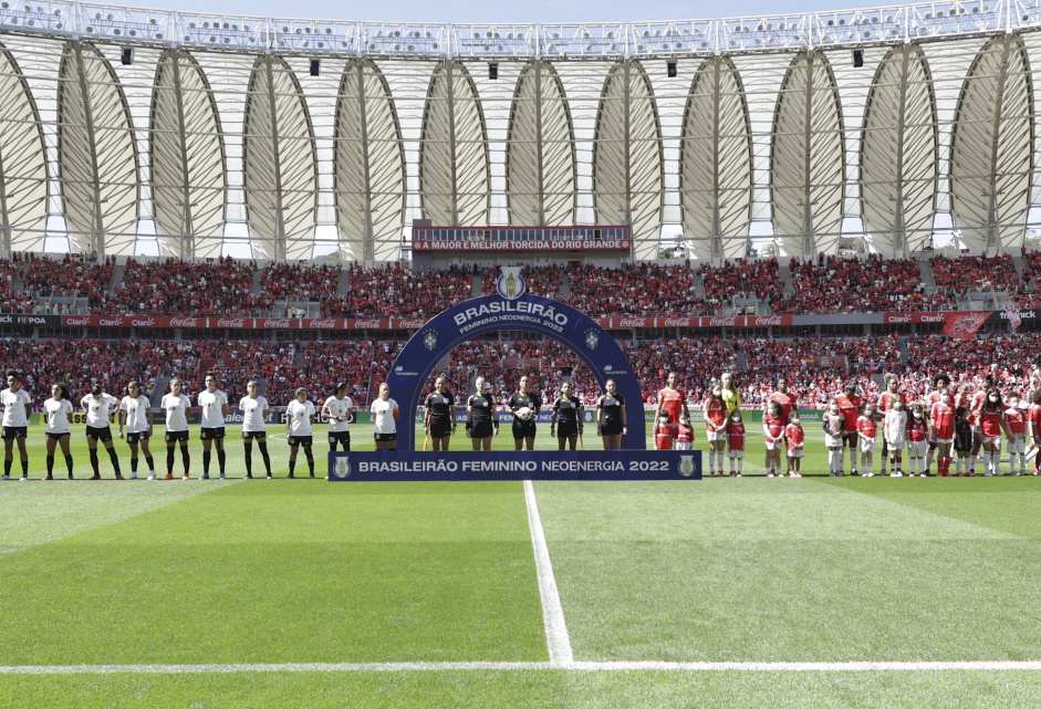 Internacional ultrapassou o Corinthians e bateu o recorde de pblico do futebol feminino no Brasil