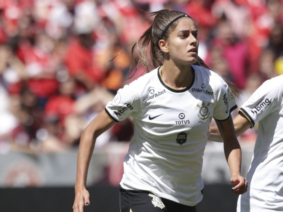 Capitã do Corinthians abre o jogo sobre o futebol feminino: 'A gente ainda  não chegou onde gostaria