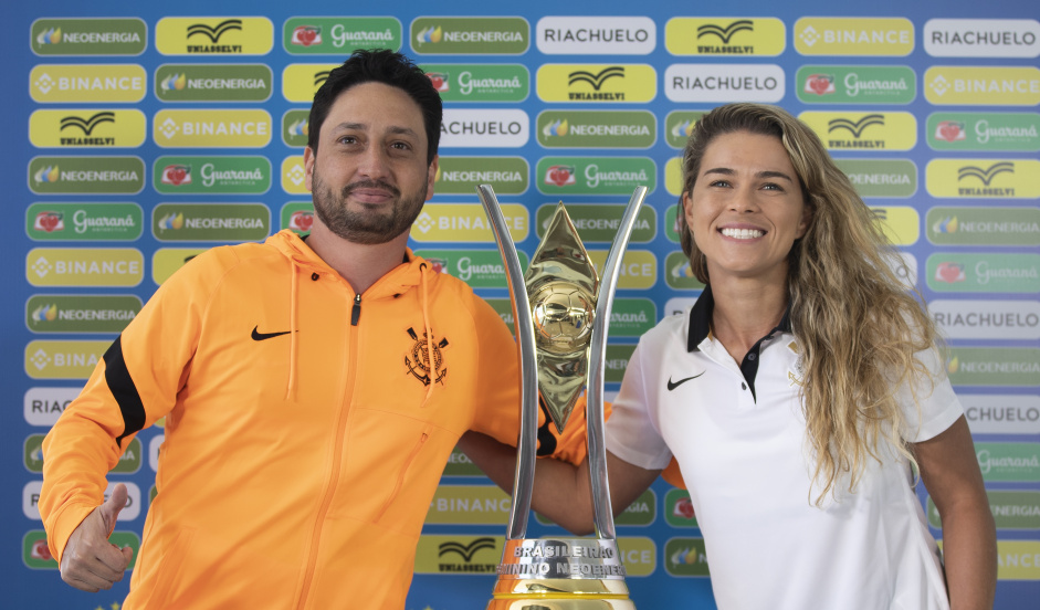 Arthur Elias e Tamires, do Corinthians, valorizaram o alto nvel do Campeonato Brasileiro Feminino