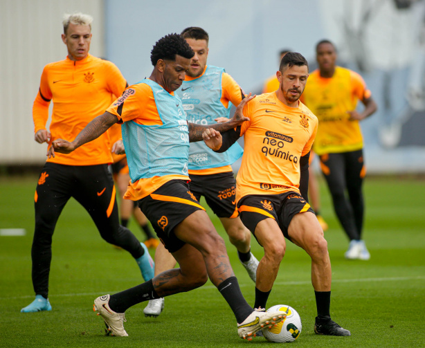 Planejamento da comissão técnica do Corinthians é colocar todos os titulares diante do Atlético-GO, nesta quarta-feira, na Neo Química Arena