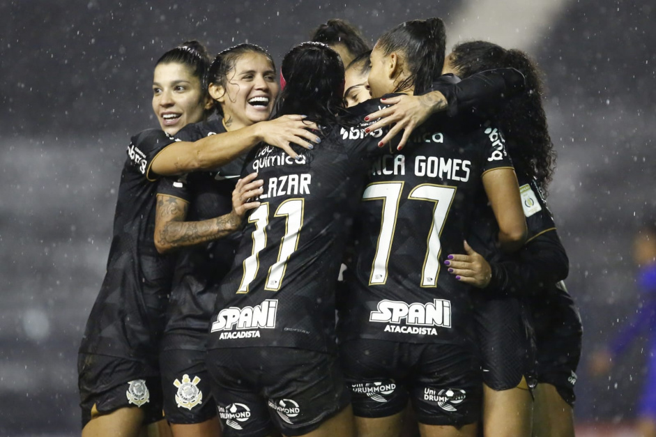 Momento do gol do Corinthians na partida suspensa contra o So Jos no Paulista Feminino
