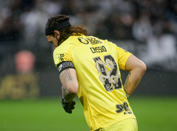 Cássio: Corinthians precisa estar entre os melhores