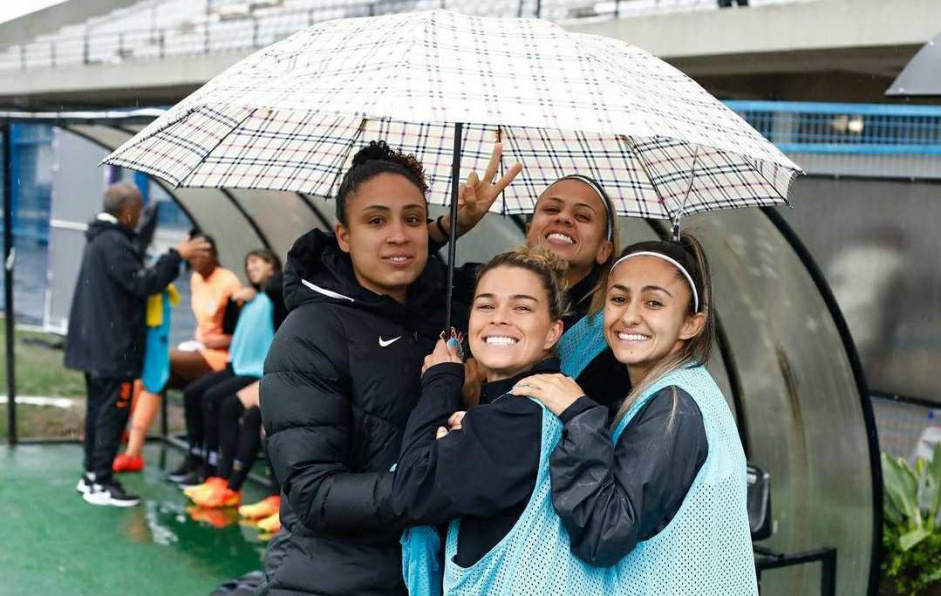 Corinthians precisou ir a campo em dois dias por conta da chuva