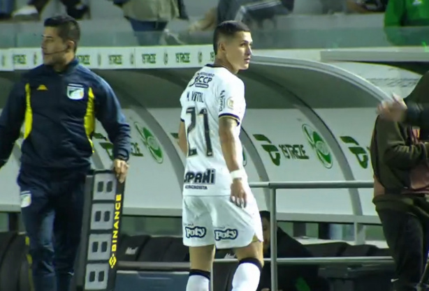 Vital entrou no segundo tempo do empate com o Juventude, em Caxias do Sul