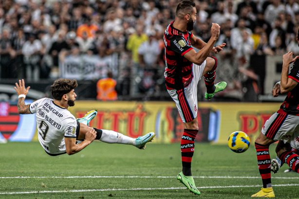 Flamengo e Corinthians empatam 1º jogo da semifinal da Copa do