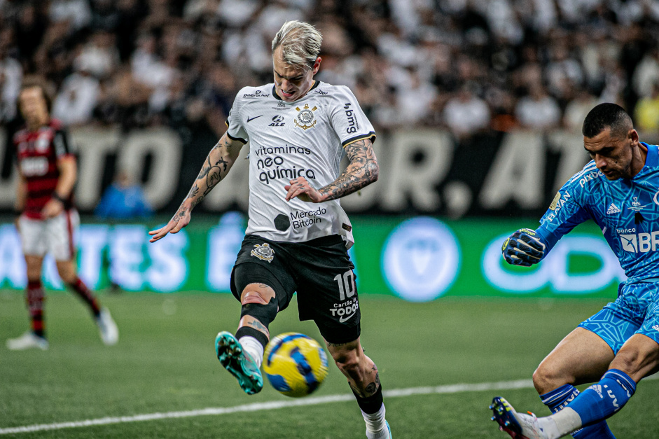 Rger Guedes ficou na bronca aps ser substitudo durante segundo tempo da final