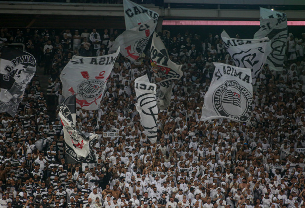 Timão Dados on X: Corinthians só perdeu para dois times que possuem  títulos de Champions League: Estrela Vermelha 🇷🇸 & Feyenoord 🇳🇱 #⃣ 23  Jogos ⬆️ 13 Vitórias ↔️ 6 Empates ⬇️
