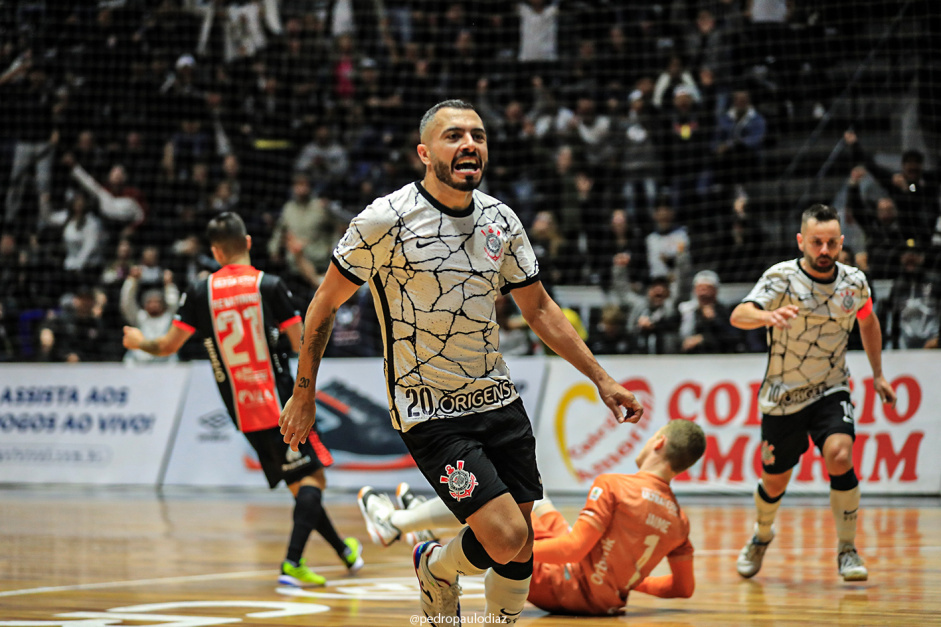 Corinthians recebeu ofcio da Liga Nacional de Futsal comunicando torcida nica em duelo decisivo