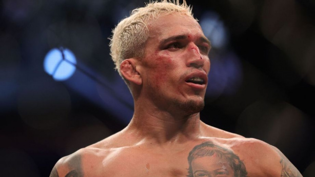 Charles perdeu a disputa do cintur�o no UFC 280