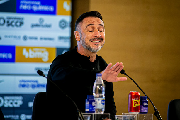 Vítor Pereira planeja jogos restantes e avalia temporada do Timão