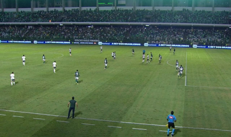 VAR tem primeira impressão de lance legal em gol anulado do