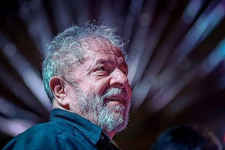 Corinthians parabenizou Lula pela eleio