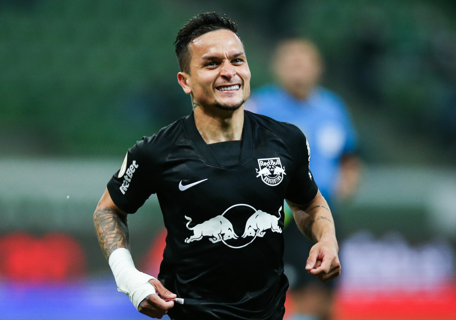 Presidente do Bragantino desconversa sobre suposto interesse de Corinthians em Artur