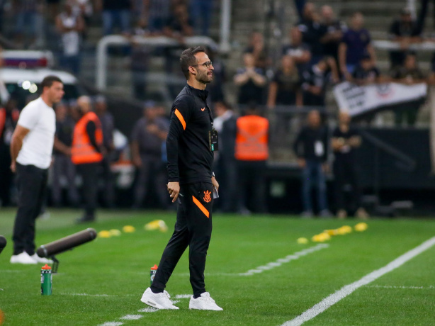 Filipe Almeida destaca atuação do Corinthians contra o Flamengo