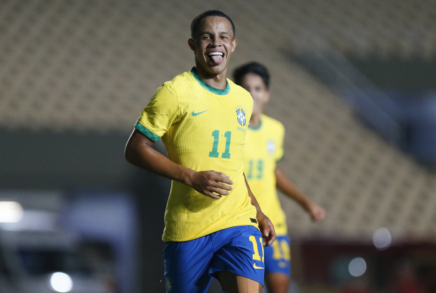 Pedro foi titular e capitão da Seleção Sub-17 nesta quinta-feira