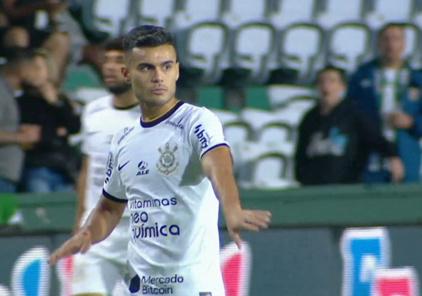Fausto Vera em ação no empate do Corinthians