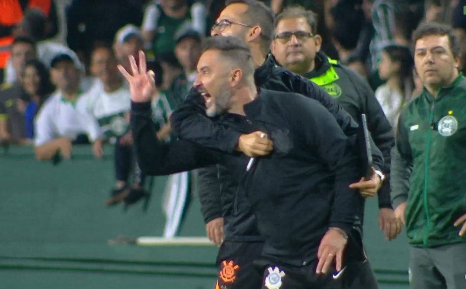 Vtor Pereira foi expulso e no comanda o Corinthians no ltimo jogo da temporada