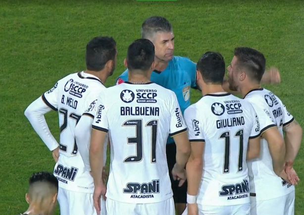 Elenco do Corinthians protestou as expuls�es de Bruno M�ndez e V�tor Pereira