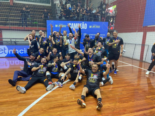 É CAMPEÃO: CORINTHIANS FUTSAL FATURA O TÍTULO DO CAMPEONATO