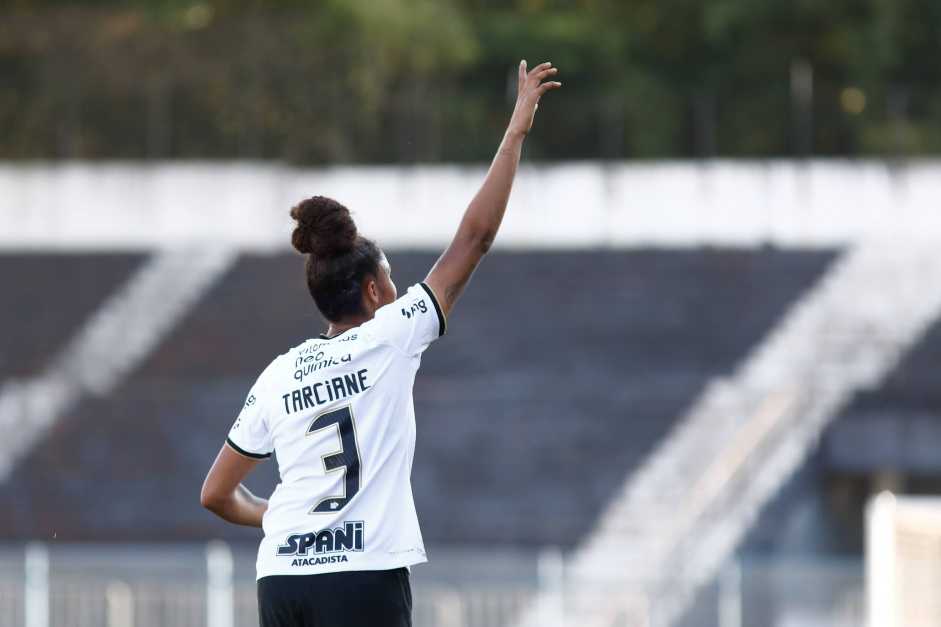 Tarciane passou por operao de varizes e tranquilizou a torcida do Corinthians em rede social