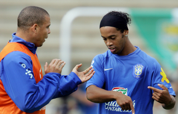 Ronaldo revela que Ronaldinho Ga�cho estava 'quase fechado' com Corinthians