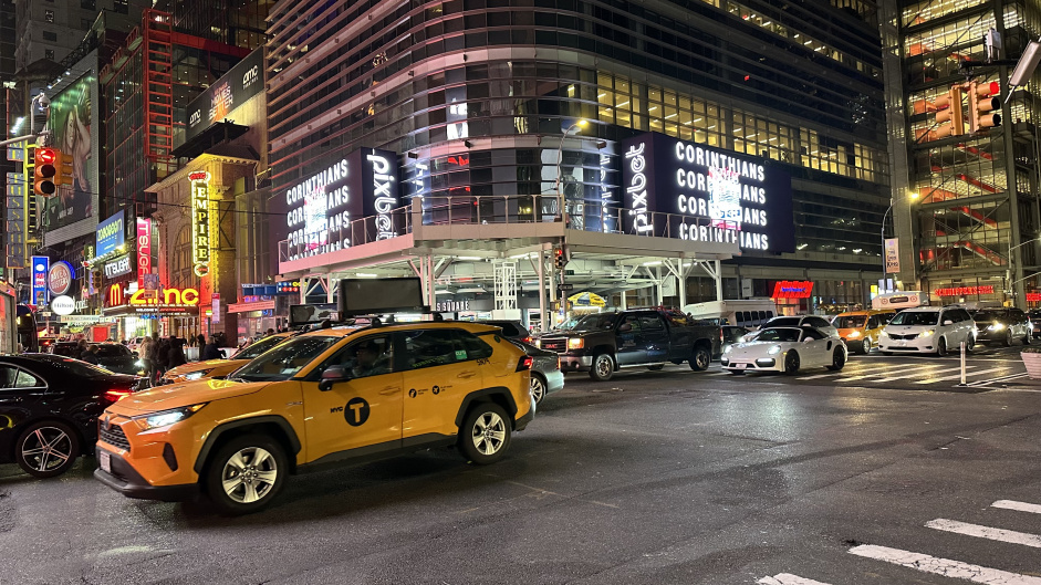O patrocnio entre Corinthians e Pixbet apareceu na Times Square, uma das principais avenidas do mundo