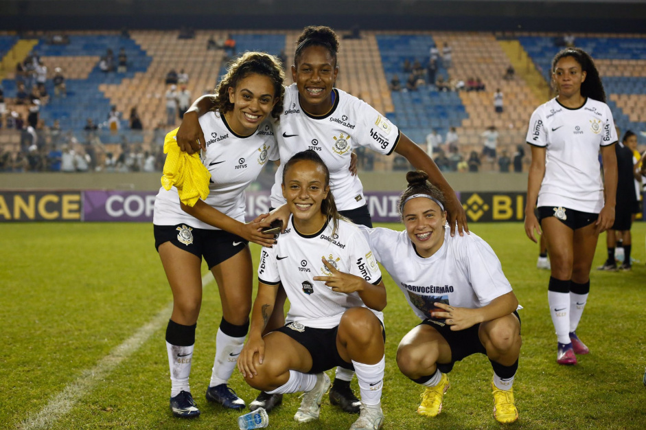 Base do Corinthians esteve presente com o time profissional em finais de campeonato este ano