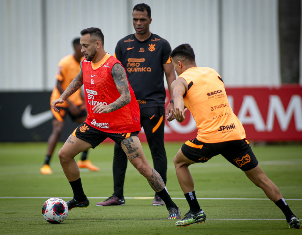 Corinthians voltou a treinar neste sábado