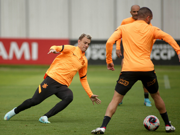 Róger Guedes em ação no nono dia de pré-temporada do Corinthians