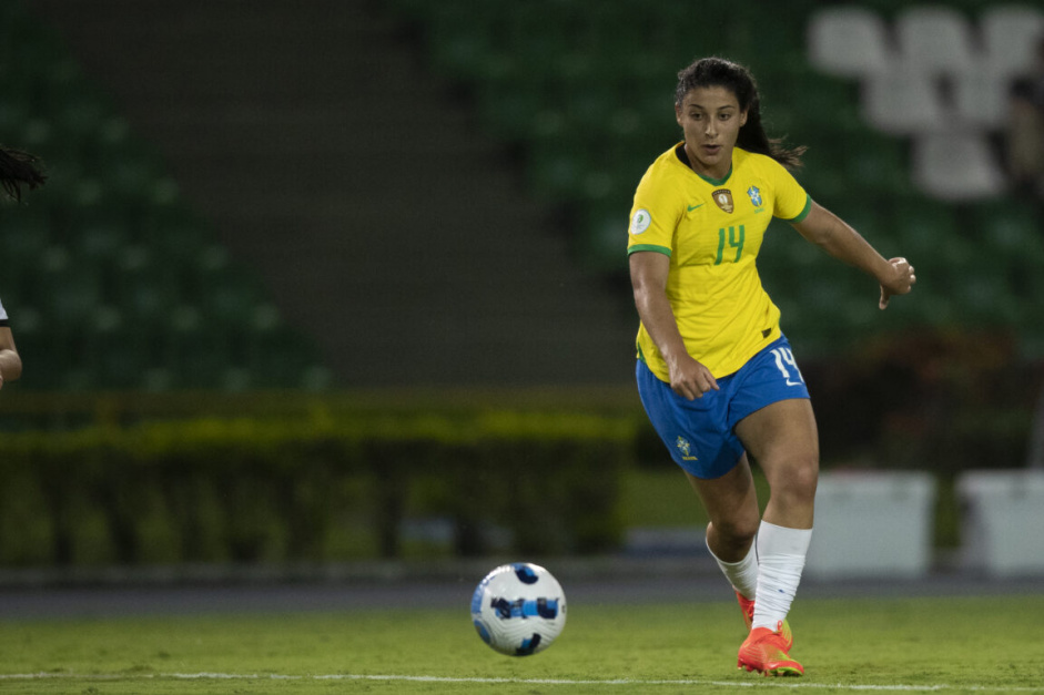 Pelo destaque no Internacional e em outras equipes, Duda Sampaio  constantemente chamada para defender a Seleo Brasileira