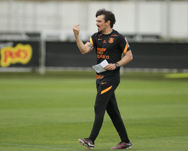 Thiago Larghi foi um dos profissionais da equipe principal que acompanhou a estreia do Corinthians na Copinha