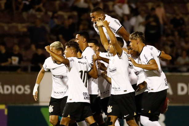 Elenco do Corinthians foi bastante elogiado após a estreia na Copinha