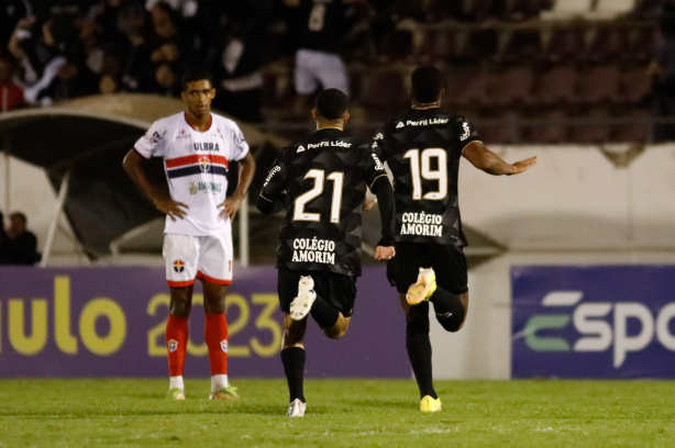 Corinthians venceu o Fast após jogo sofrido
