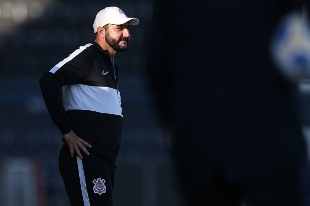 Danilo comandou mais uma vit�ria do Corinthians na Copinha
