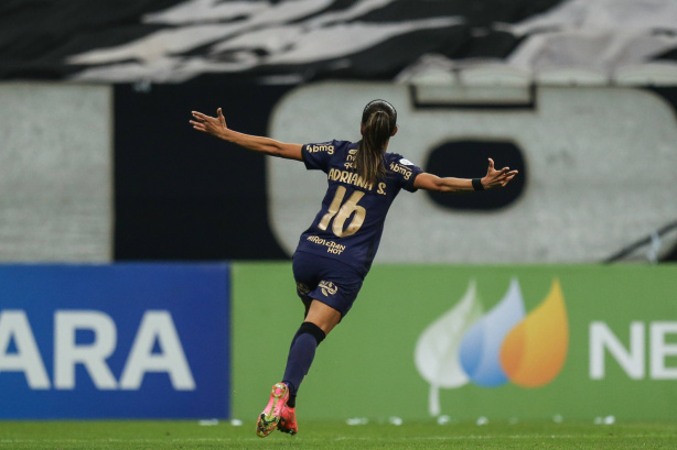 Adriana jogar� ao lado de Marta nos Estados Unidos