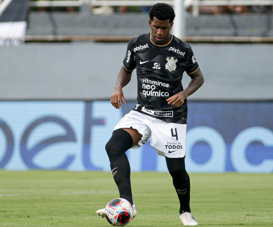 Gil se torna o terceiro jogador do Corinthians com mais jogos na Neo  Química Arena; clube parabeniza